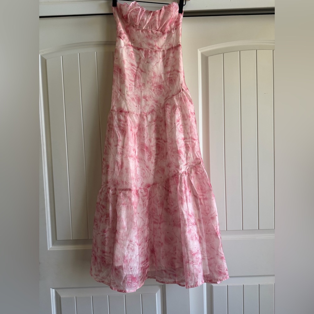 NWT Hello Molly Pink Floral Strapless dress